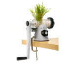 Сокоизтисквачка за зелени стръкове и треви - ръчна от Vita Yana